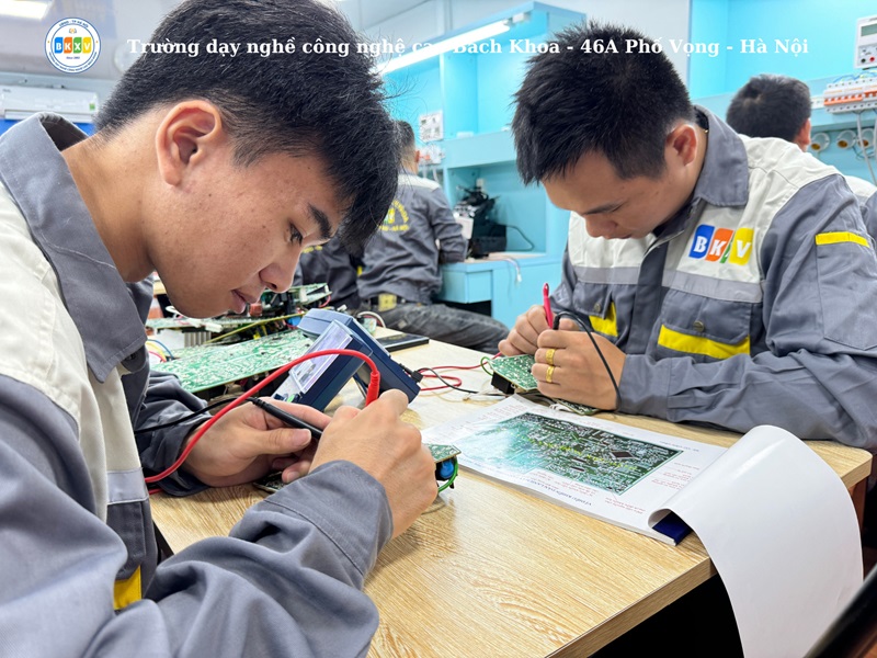 dong-co-dan-dong-truc-tiep-bien-tan-may-giat-LG (2)