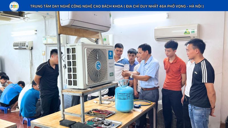 nghe-dien-tu-dien-lanh-co-kho-khong-1